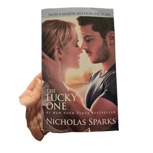 Nicholas Sparks THE LUCKY ONE Romance Movie Tie-In Grand Central 9781455508976